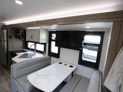 2027 Thor Motor Coach Omni photo 6
