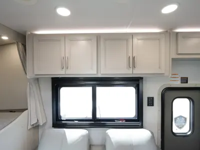 2027 Thor Motor Coach Omni photo 18