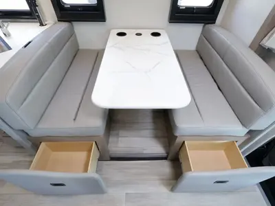 2027 Thor Motor Coach Omni photo 8