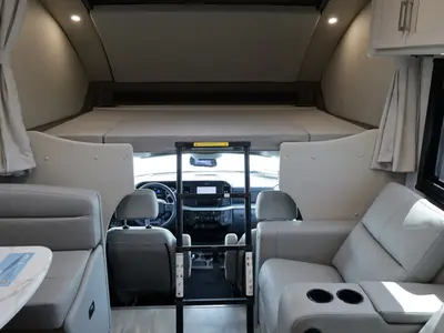 2027 Thor Motor Coach Omni photo 4
