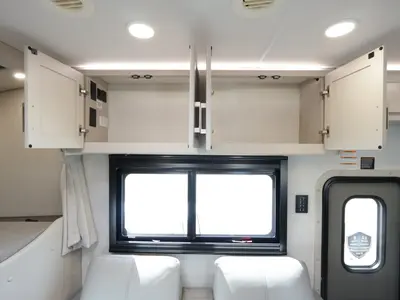 2027 Thor Motor Coach Omni photo 19