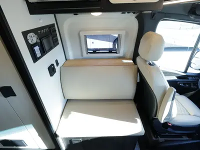 2027 Tiffin Motorhomes GH1 photo 12