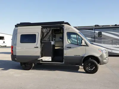 2027 Tiffin Motorhomes GH1 photo 17