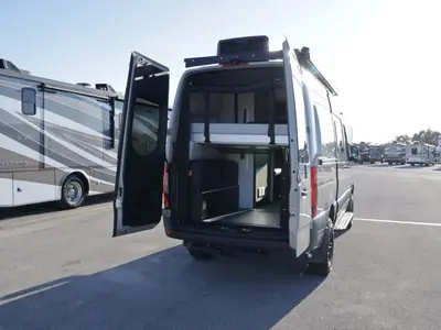 2027 Tiffin Motorhomes GH1 photo 2