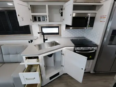 2027 Entegra Coach Vision XL photo 13