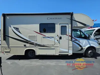 2019 Thor Motor Coach Chateau Sprinter photo 9