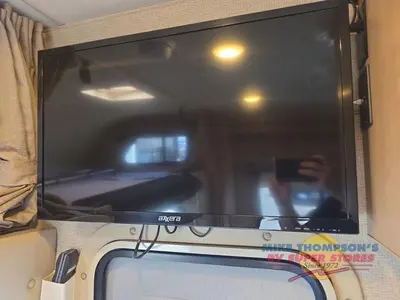 2019 Thor Motor Coach Chateau Sprinter photo 26