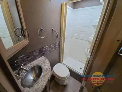 2019 Thor Motor Coach Chateau Sprinter photo 37