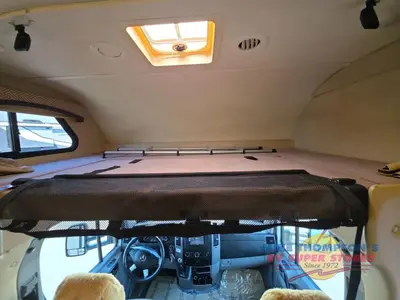2019 Thor Motor Coach Chateau Sprinter photo 21
