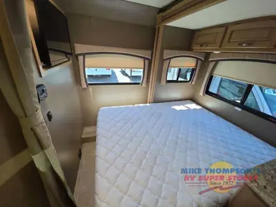 2019 Thor Motor Coach Chateau Sprinter photo 34