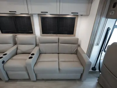 2027 Jayco Precept photo 15