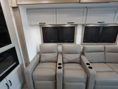 2027 Jayco Precept photo 17
