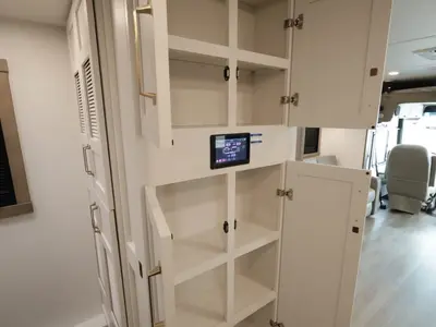 2027 Entegra Coach Vision XL photo 25