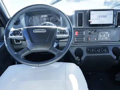 2027 Tiffin Motorhomes Allegro BAY photo 2