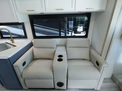 2027 Thor Motor Coach A.C.E. photo 7
