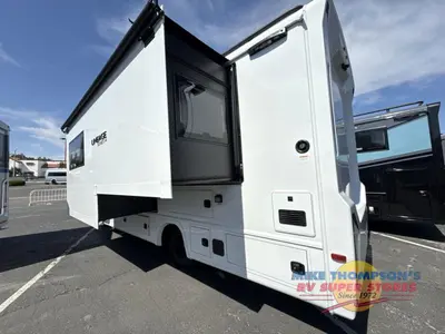 2026 Grand Design Lineage Series M photo 6