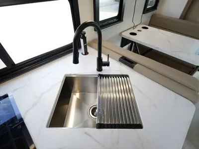 2027 Thor Motor Coach Chateau photo 9