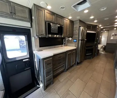 2023 Tiffin Motorhomes Allegro photo 5
