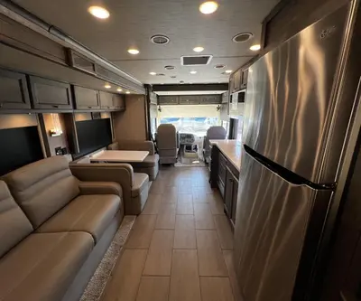 2023 Tiffin Motorhomes Allegro photo 3