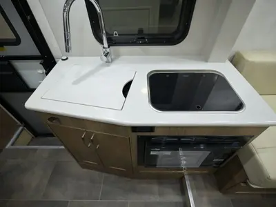 2019 Pleasure Way Plateau XL photo 7