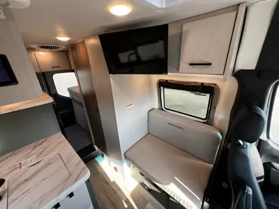 2025 Thor Motor Coach Eddie Bauer photo 15