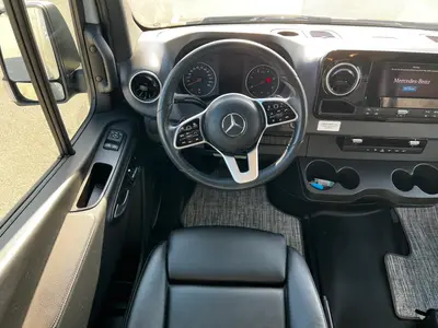 2025 Thor Motor Coach Eddie Bauer photo 3