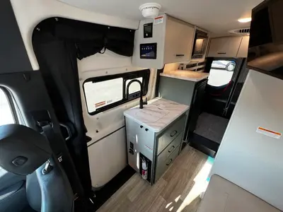2025 Thor Motor Coach Eddie Bauer photo 6