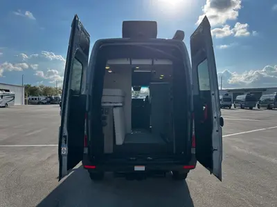 2025 Thor Motor Coach Eddie Bauer photo 2