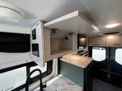 2025 Thor Motor Coach Eddie Bauer photo 12