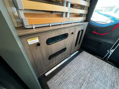 2025 Thor Motor Coach Eddie Bauer photo 27