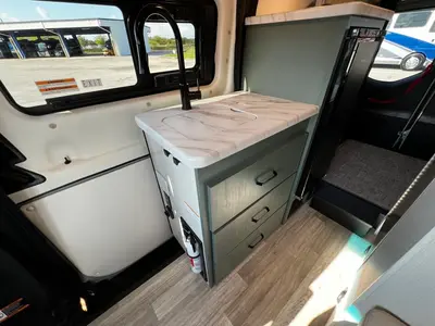 2025 Thor Motor Coach Eddie Bauer photo 11