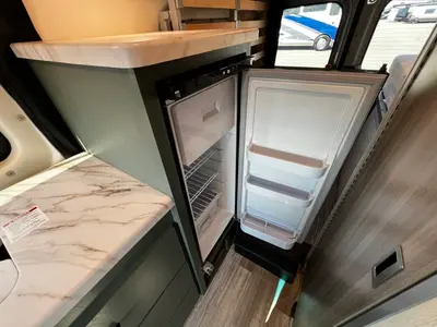 2025 Thor Motor Coach Eddie Bauer photo 9
