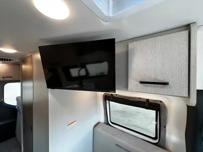 2025 Thor Motor Coach Eddie Bauer photo 17