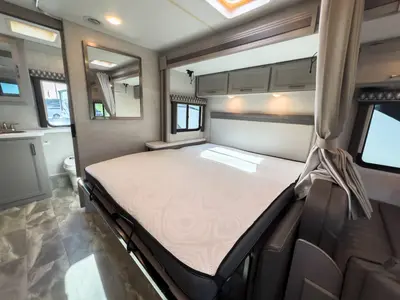 2022 Thor Motor Coach Quantum photo 18