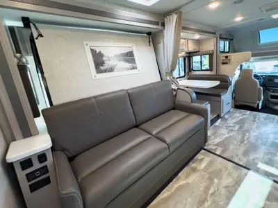 2022 Thor Motor Coach Quantum photo 15