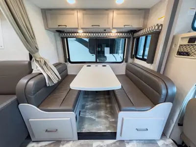 2022 Thor Motor Coach Quantum photo 16