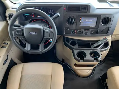 2022 Thor Motor Coach Quantum photo 2