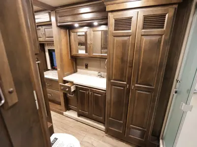2019 Tiffin Motorhomes Allegro photo 21