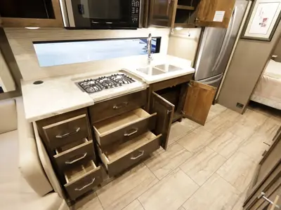 2019 Tiffin Motorhomes Allegro photo 13