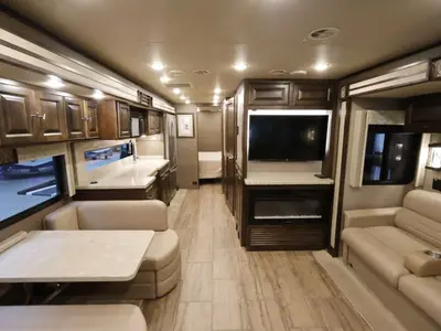 2019 Tiffin Motorhomes Allegro photo 5