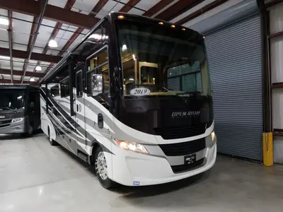 2019 Tiffin Motorhomes Allegro exterior