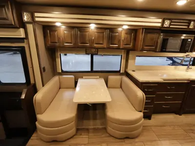 2019 Tiffin Motorhomes Allegro photo 7