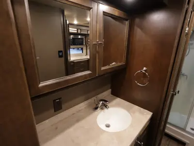 2019 Tiffin Motorhomes Allegro photo 22