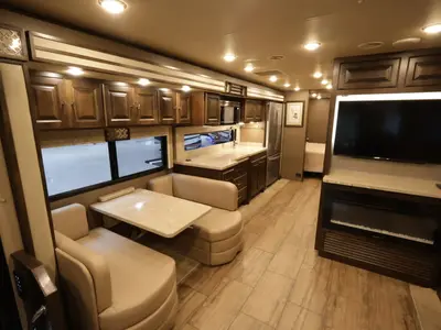 2019 Tiffin Motorhomes Allegro photo 6