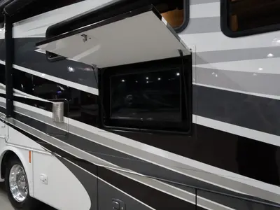 2019 Tiffin Motorhomes Allegro photo 29