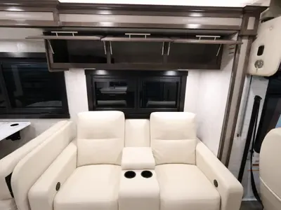 2025 Entegra Coach Vision XL photo 17