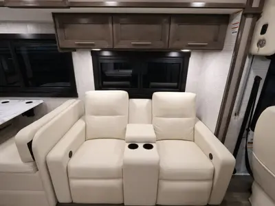 2025 Entegra Coach Vision XL photo 15
