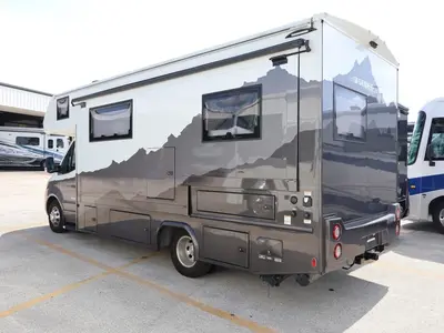 2024 Dynamax Corp Isata 3 Series photo 20