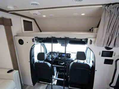 2024 Dynamax Corp Isata 3 Series photo 4
