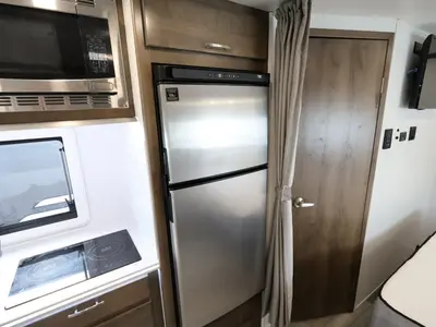 2024 Dynamax Corp Isata 3 Series photo 11
